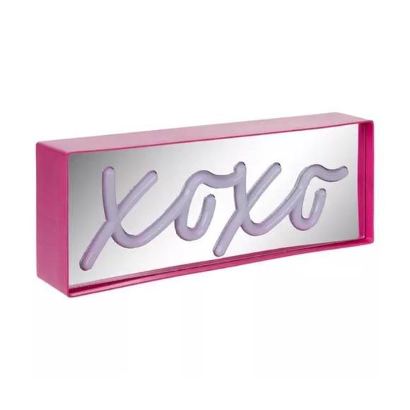 XOXO Mirror LED Neon Sign - Picture 3 of 4